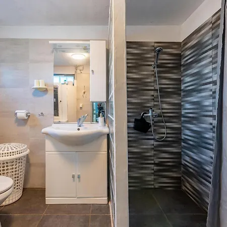 Casa de Férias Awesome In With Wifi Neviđane