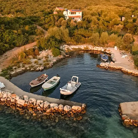 Awesome In Nevidane With Wifi * Dobropoljana