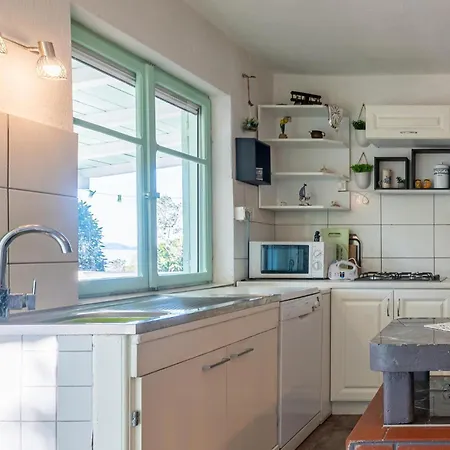 Holiday home 2 Bedroom Stunning In Nevidane
